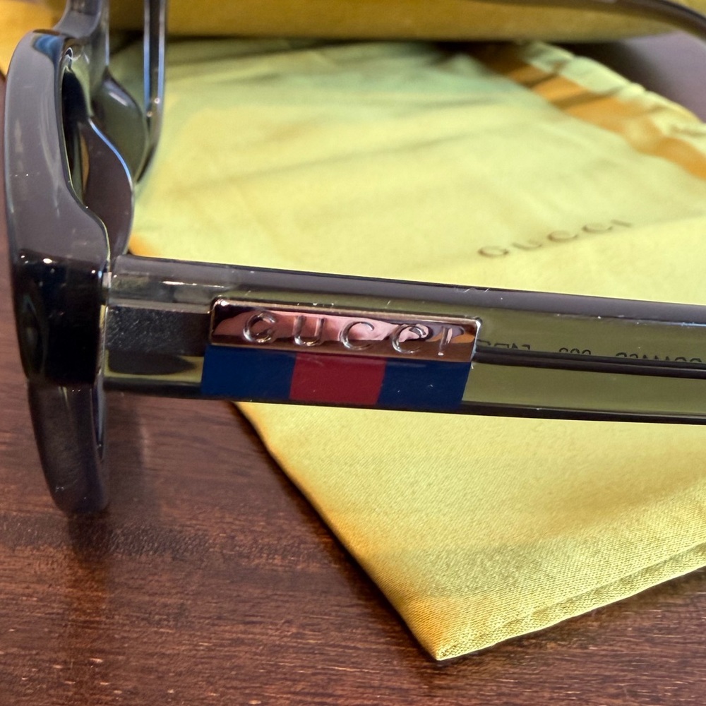 🩶NWT🩶 Gucci Sunglasses Grey with Navy/Red Accents - Unisex - Picture 3 of 6
